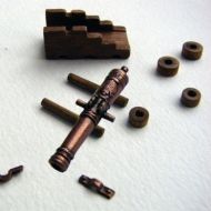 Cañón de 30 mm con cureña de madera.