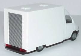 Mercedes Sprinter con caja 1/87