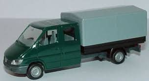 Mercedes Sprinter verde con lona 1/87