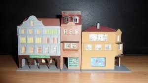 Edificio adosado residencial con locales 1/160