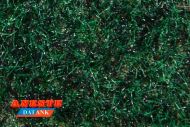 Césped verde oscuro