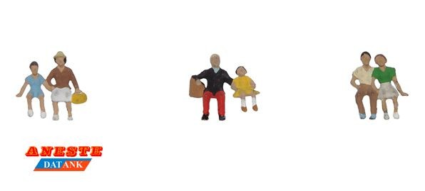 Parejas sentadas 1/160
