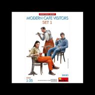 FIGURAS MODERN CAFE VISITORS SET 1 1/35