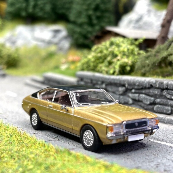 Ford Granada MK I dorado