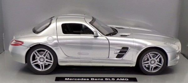 Mercedes SLS gris metalizado 